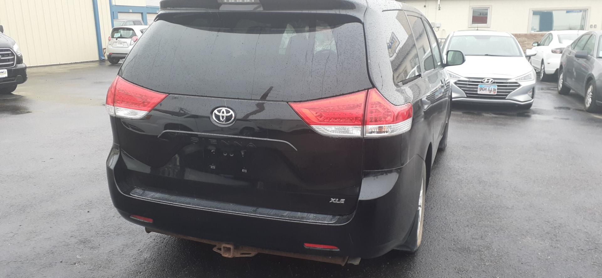 2012 Toyota Sienna Limited FWD 7-Passsenger V6 (5TDYK3DC2CS) with an 3.5L V6 EFI DOHC 24V engine, 5-Speed Automatic transmission, located at 2015 Cambell Street, Rapid City, SD, 57701, (605) 342-8326, 44.066433, -103.191772 - Photo#12